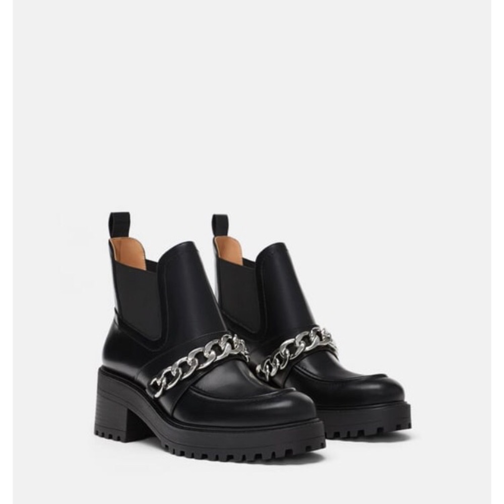 Zara chain boots